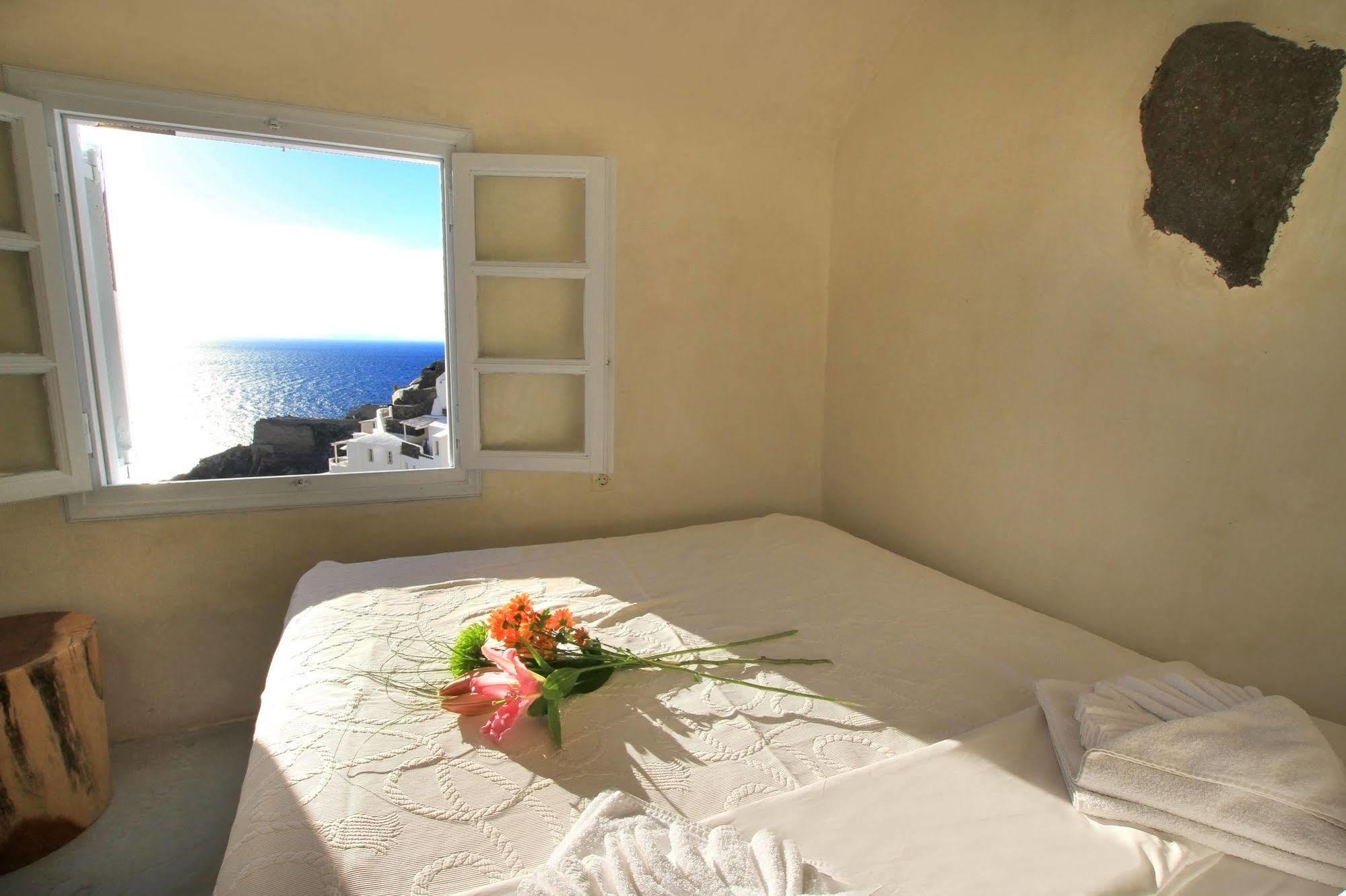 Finesse Suites Oia  Bagian luar foto