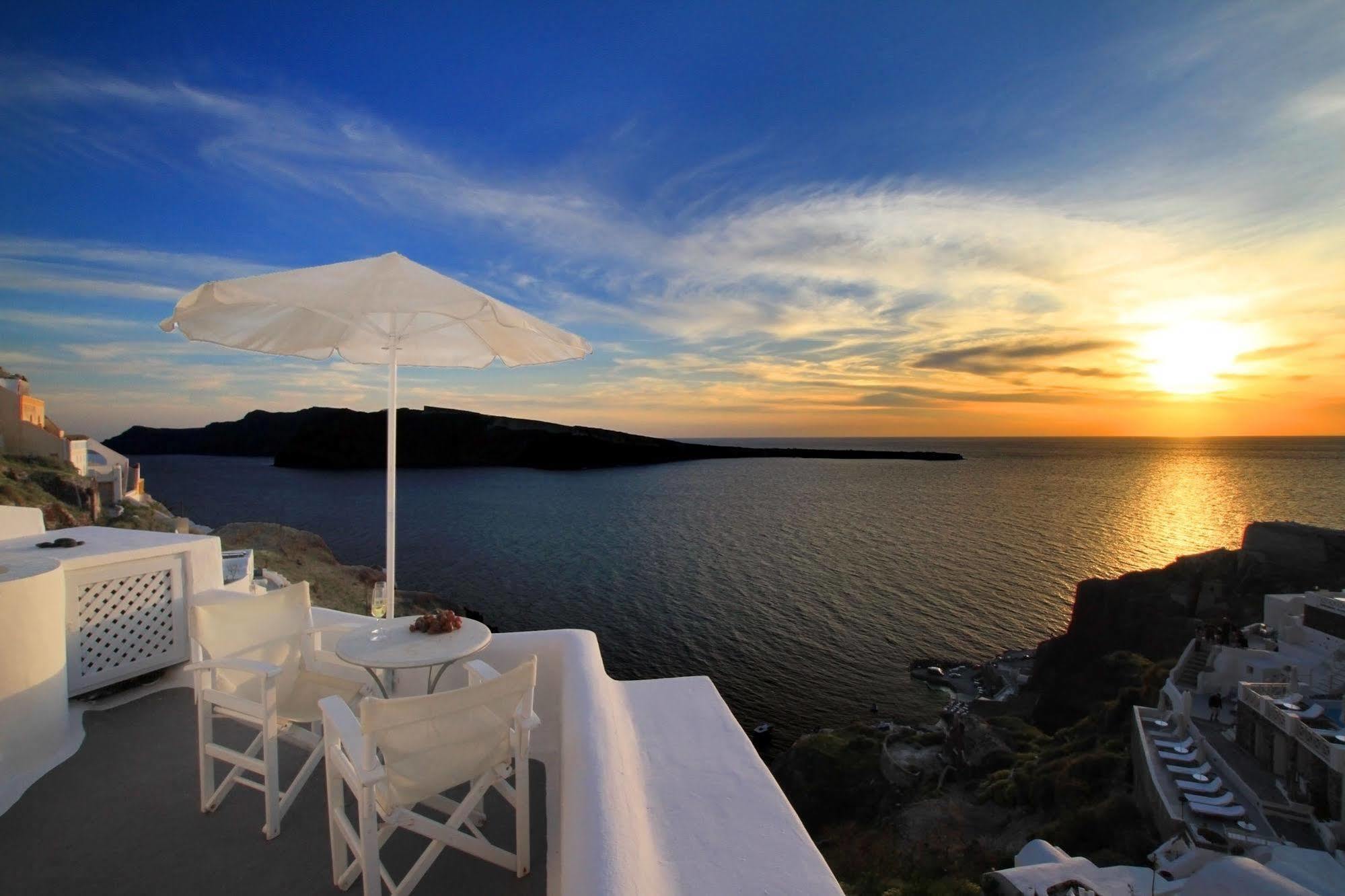 Finesse Suites Oia  Bagian luar foto