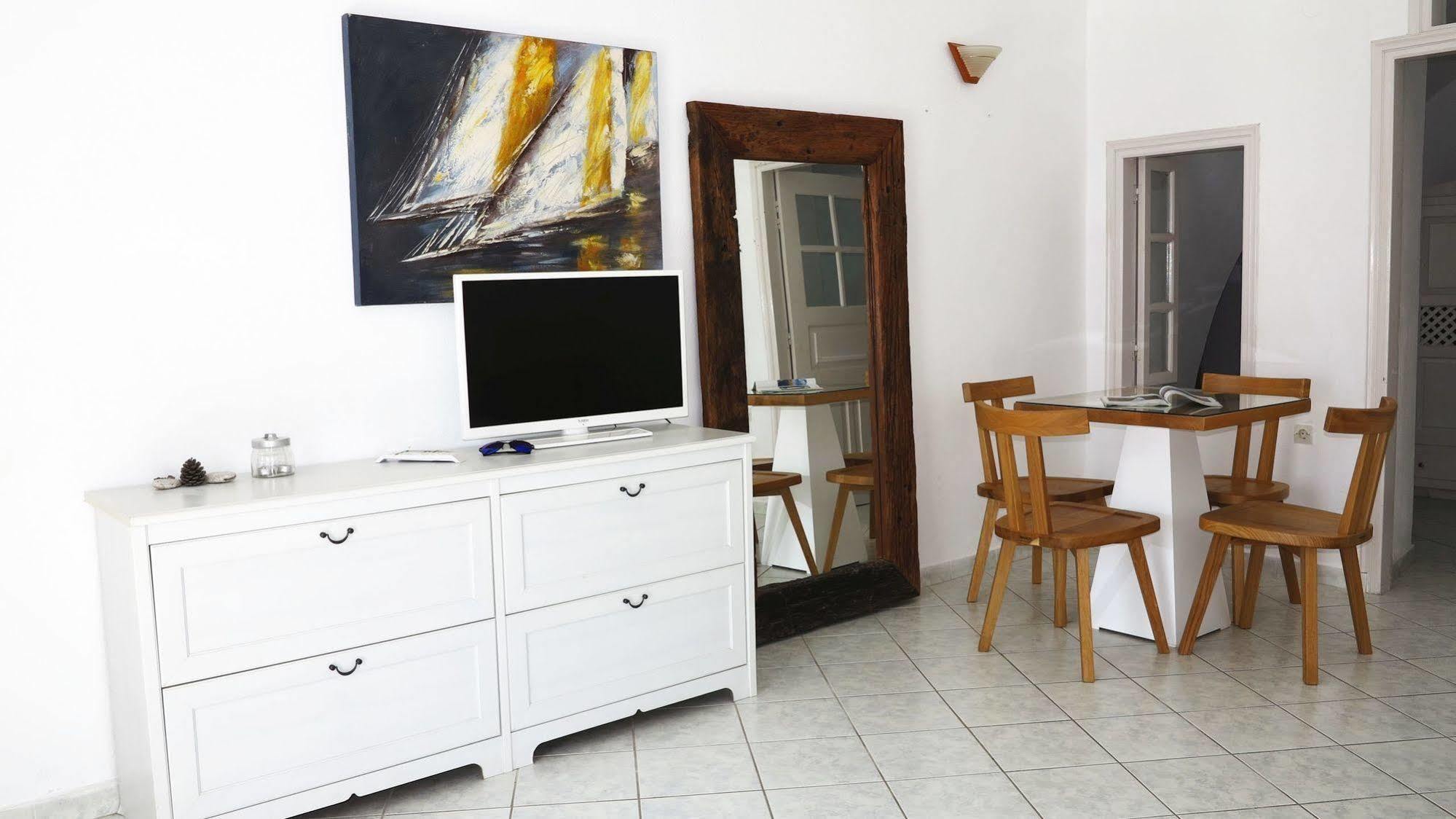 Finesse Suites Oia  Bagian luar foto