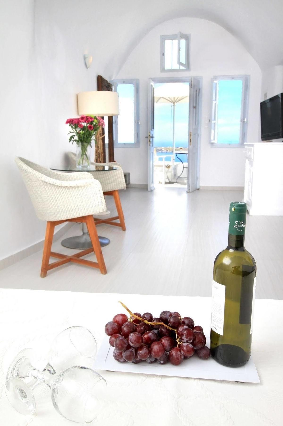 Finesse Suites Oia  Bagian luar foto