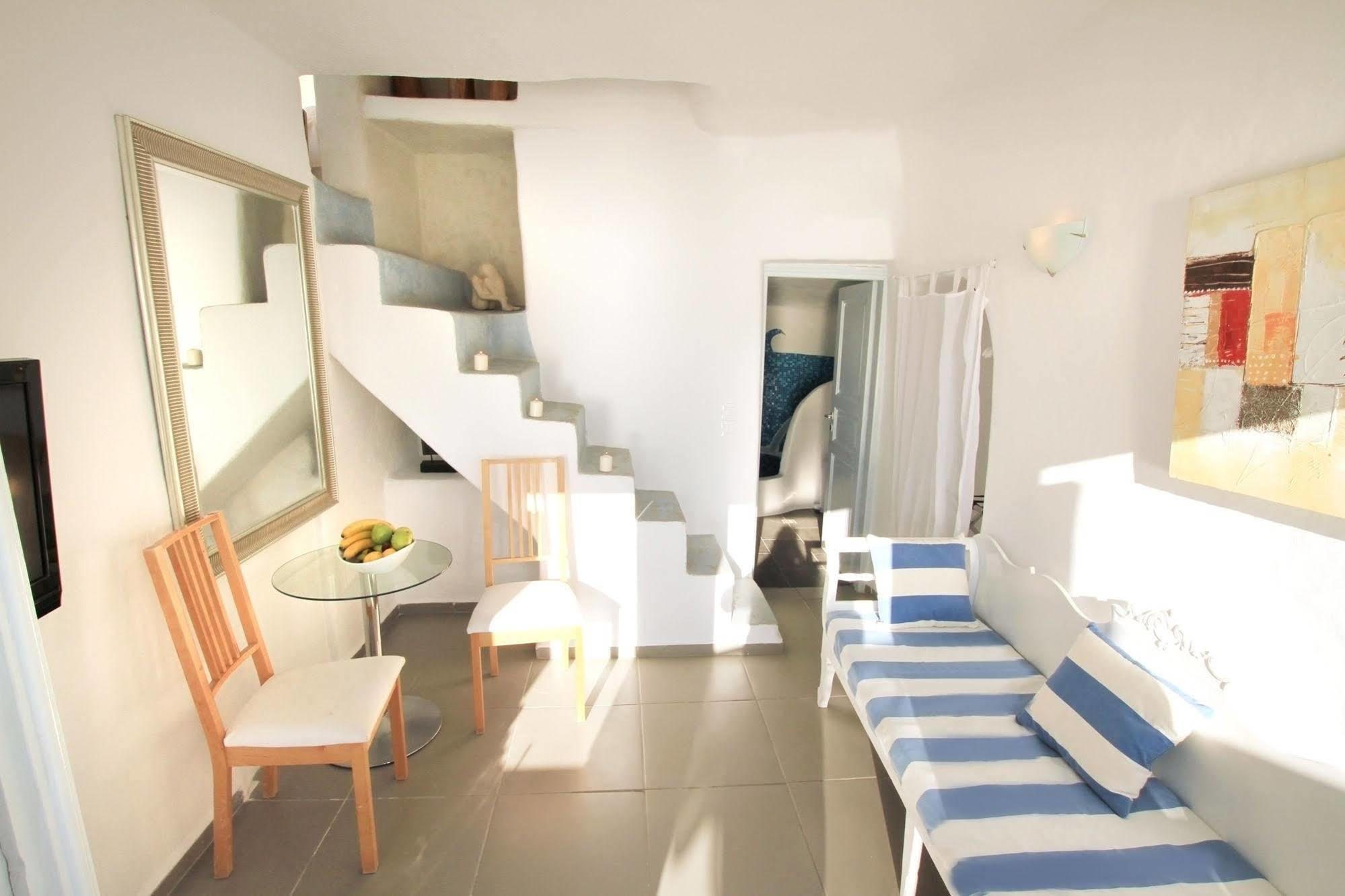 Finesse Suites Oia  Bagian luar foto